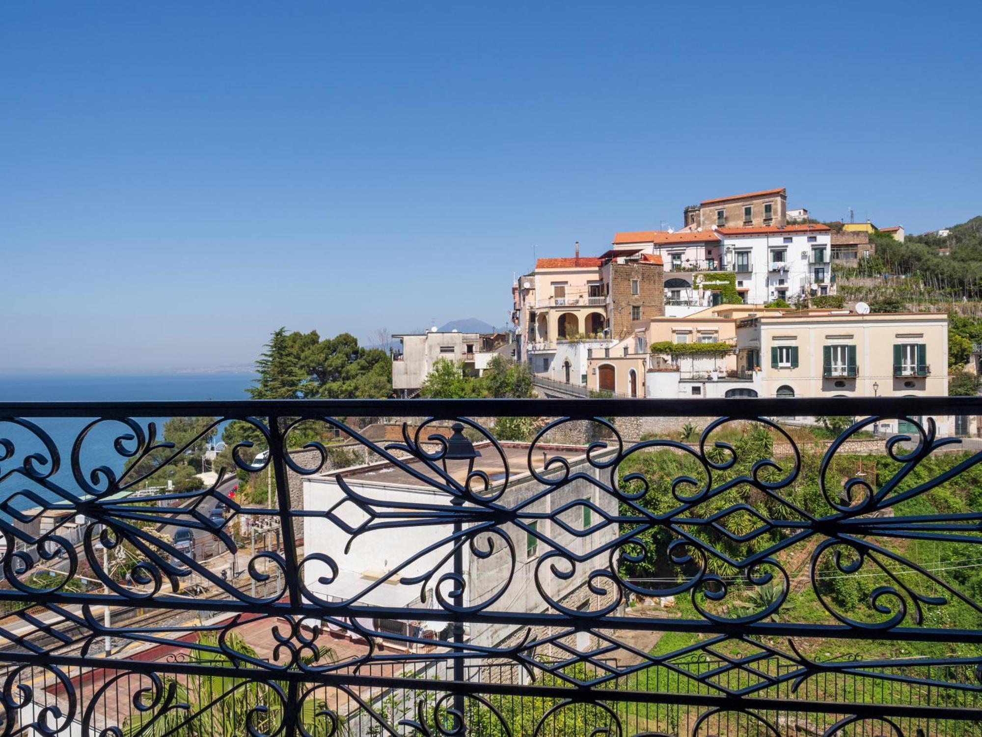 La Casa Del Golfo Appartement Vico Equense Buitenkant foto