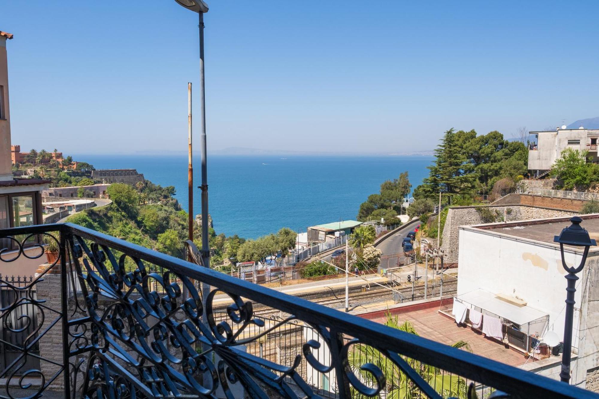 La Casa Del Golfo Appartement Vico Equense Buitenkant foto
